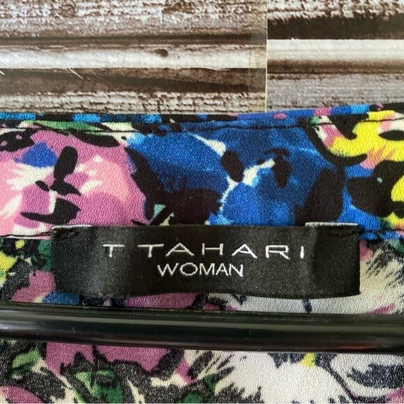T Tahari Women's V-Neck Floral‎ Print Top Blouse Size 2X - Picture 5 of 7